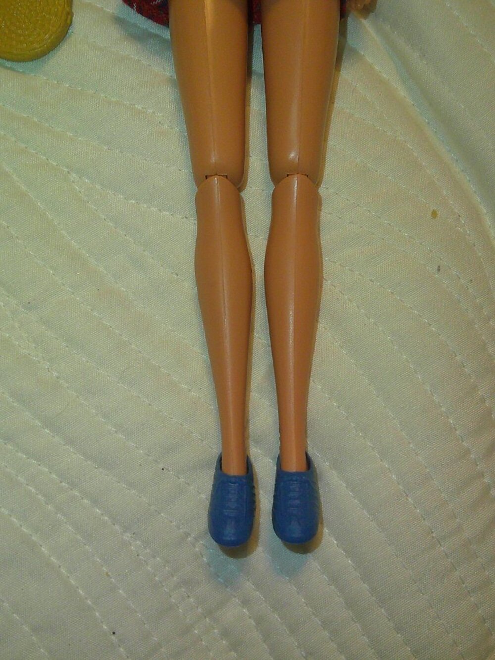 Barbie in School Gir Outfit, 1990's Brunette Hair Barbie - Picture 3 of 5
